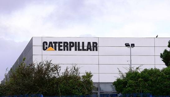 Caterpillar outsources finance operations to Accenture