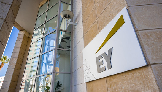 EY considers giving retired partners payout in upcoming spinoff 